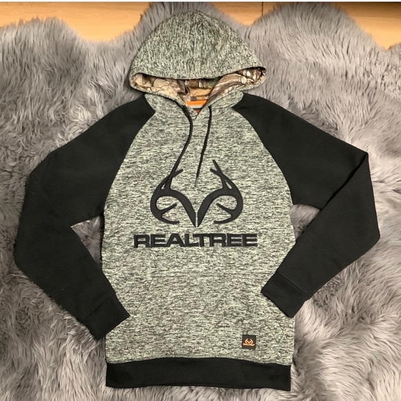 Small men Realtree hoodie - Picture 1 of 2